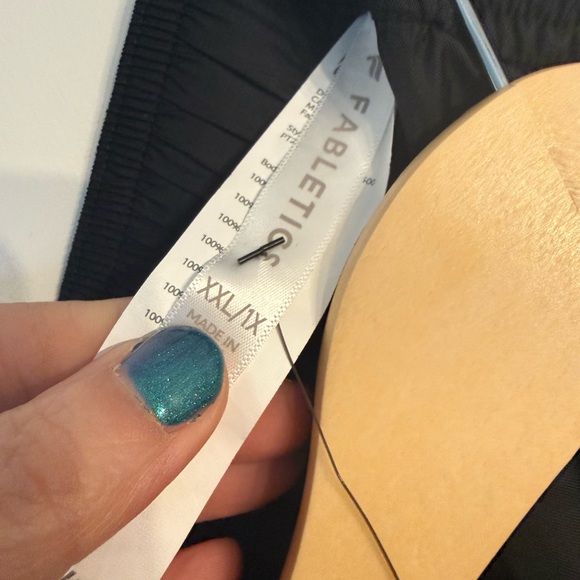 Fabletics Charcoal Wide Leg Cargo Pants - Picture 3 of 5